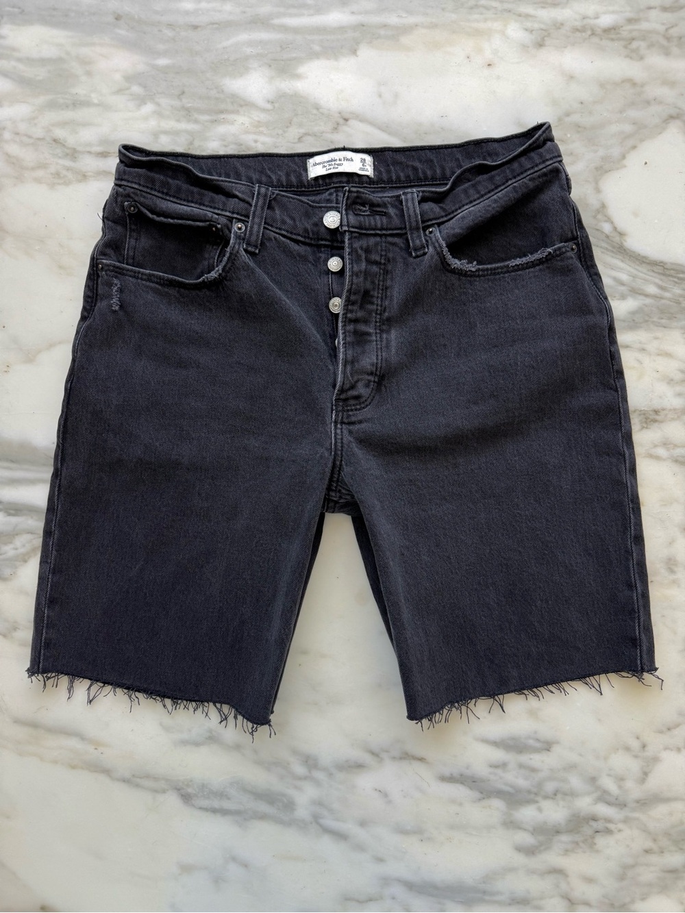 Abercrombie & Fitch Baggy Low-Rise Washed Black Jorts • Sz 28/6
